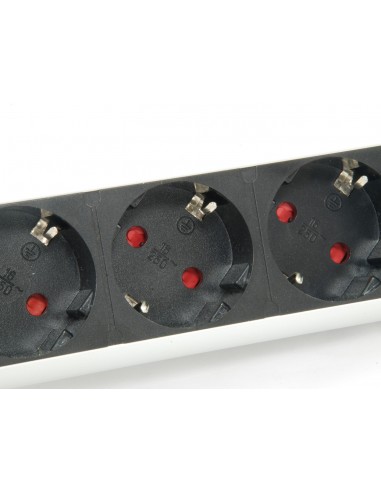 Equip 333304 unidad de distribución de energía (PDU) 3 salidas AC Negro, Plata