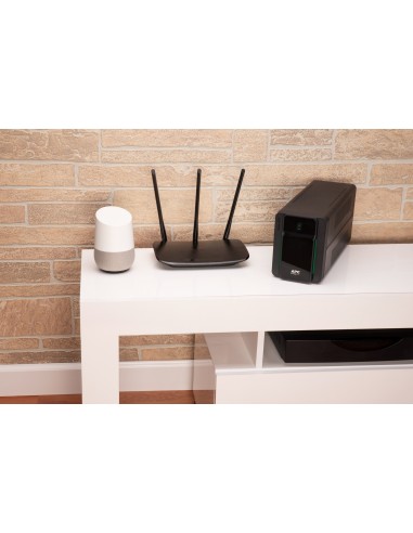 APC BVX700LI sistema de alimentación ininterrumpida (UPS) Línea interactiva 0,7 kVA 360 W 4 salidas AC