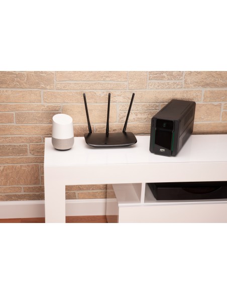 APC Easy UPS sistema de alimentación ininterrumpida (UPS) Línea interactiva 0,9 kVA 480 W 4 salidas AC